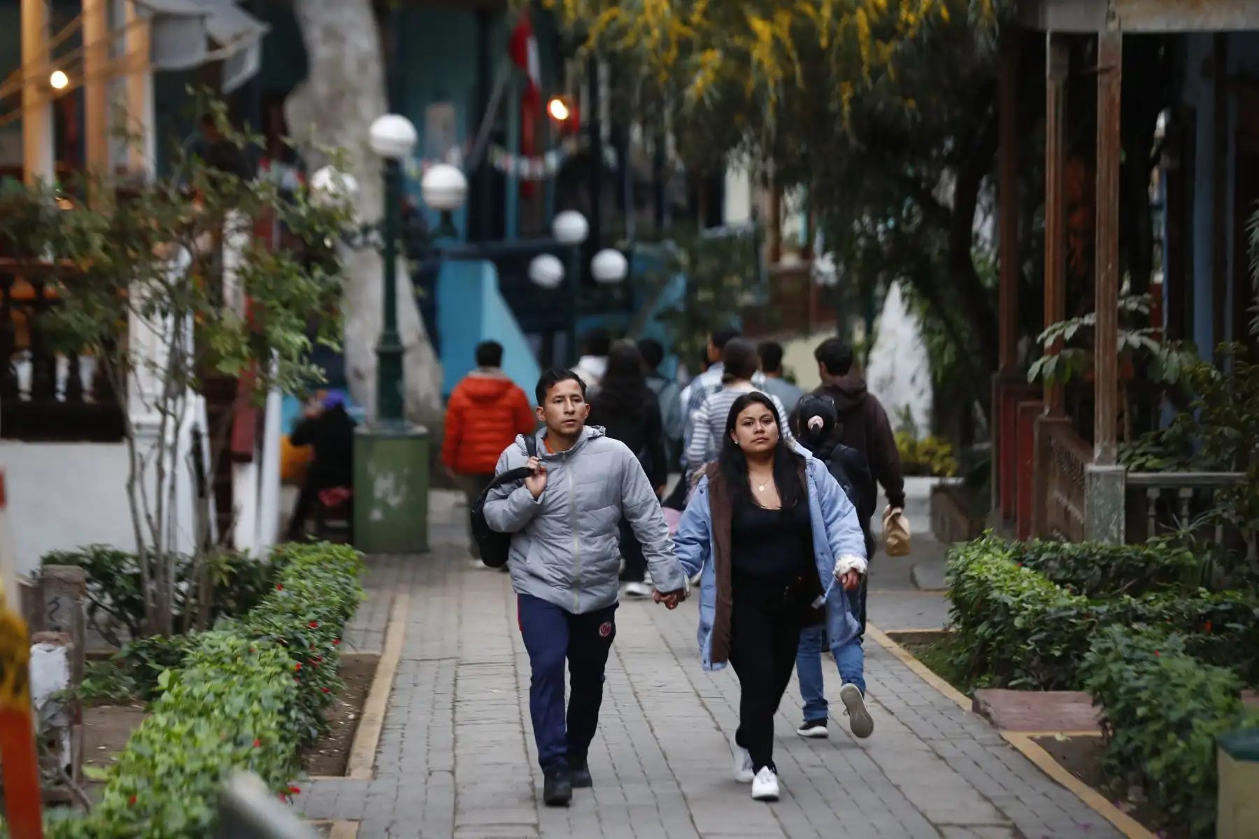 Barranco, con su herencia cultural, paisajes naturales y variada oferta gastronómica, se posiciona como un destino inigualable. En la imagen, la  
Bajada de Baños de Barranco. Foto: ANDINA/Daniel Bracamonte