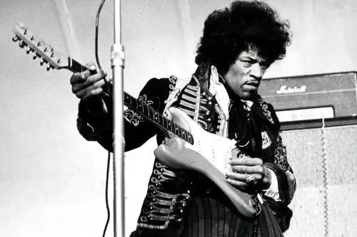 Jimi Hendrix, 55 años después: el mito eterno que hizo de la guitarra un grito de libertad