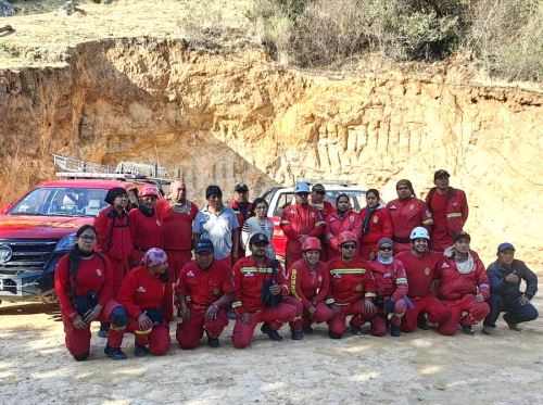 Bomberos de Lambayeque asumen operaciones y acciones para combatir el incendio forestal que afecta a diversos sectores del distrito de Incahuasi. ANDINA/Difusión