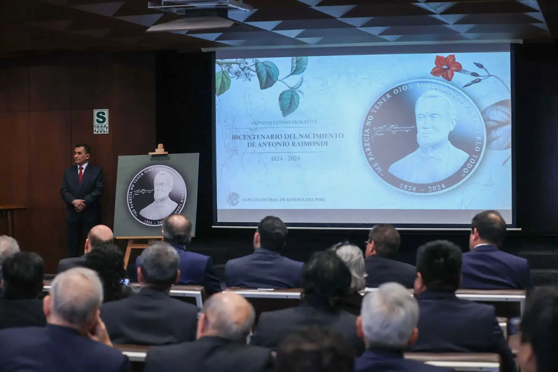 El Banco Central de Reserva presentó esta mañana la nueva moneda de plata conmemorativa al bicentenario del investigador italiano Antonio Raimondi.

Foto: ANDINA/Juan Carlos Guzmán Negrini