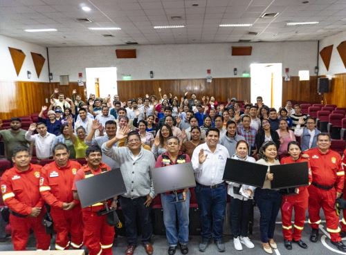 Las 13 compañías de bomberos que operan en Piura se beneficiaron con la entrega de igual número de computadoras que ayudarán a optimizar la atención de emergencias.