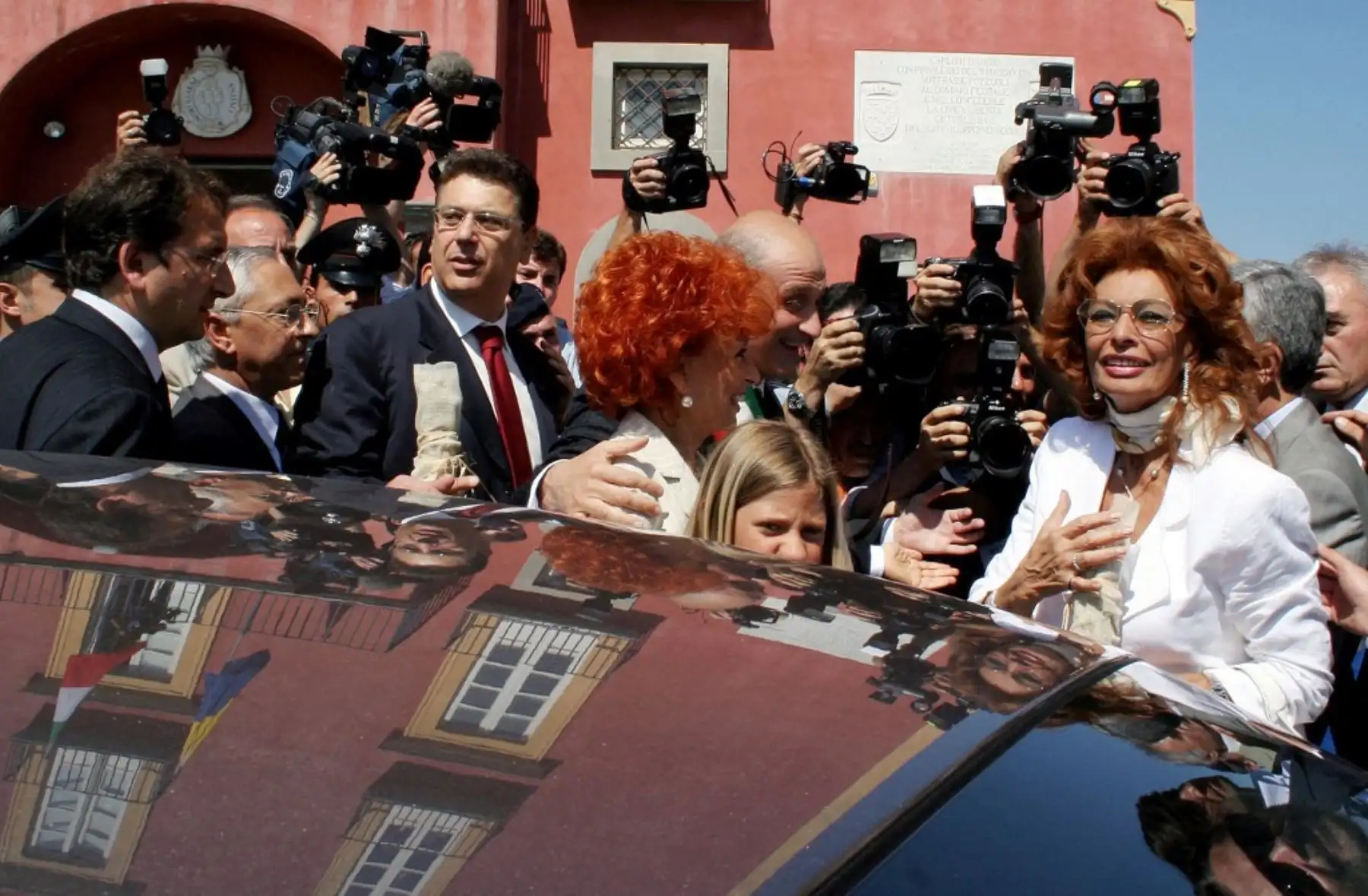 "Sophia Loren, el mito cumple 90 años", título Il Corriere, mientras que el diario romano Il Messaggero rendía homenaje al "ícono (inesperado) de los derechos de las mujeres". Foto: ANDINA/Difusión