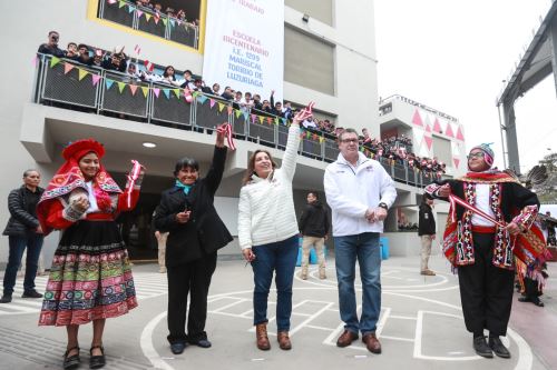 Presidenta Dina Boluarte inauguró la I.E. 1209 Mariscal Toribio de Luzuriaga en el distrito de Ate