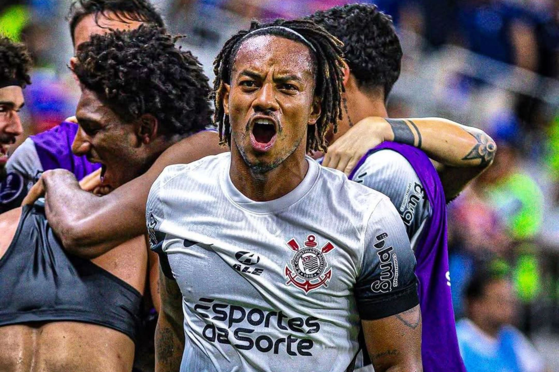 André Carrillo vistiendo los colores del Corinthians