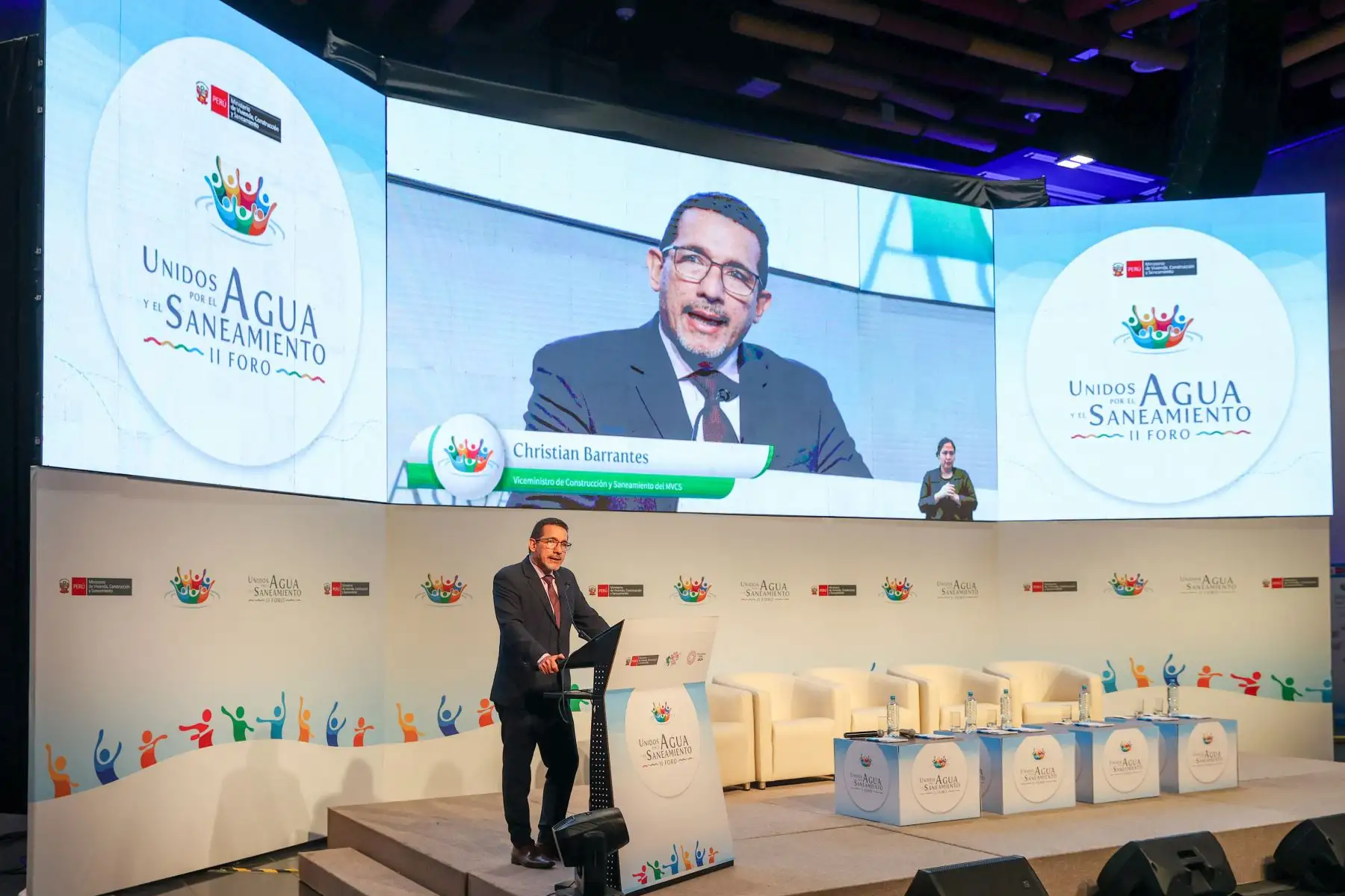 El viceministro de Construcción y Saneamiento, Christian Barrantes, participó en la clausura del Segundo Foro "Unidos por el Agua y Saneamiento", evento que reunió a los tres niveles del Gobierno por el cierre de brechas de acceso al agua potable y saneamiento Foto: ANDINA/MVCS