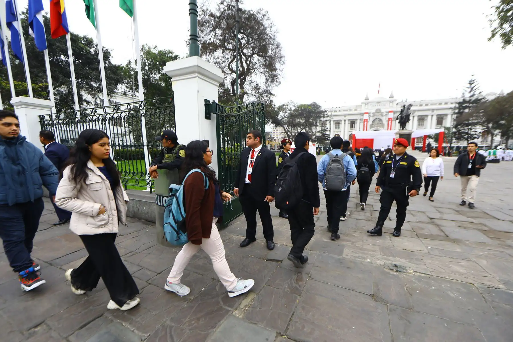 Presidente del Congreso, Eduardo Salhuana, inaugura programa de visitas guiadas “Congreso de Puertas Abiertas”.
Foto: Congreso