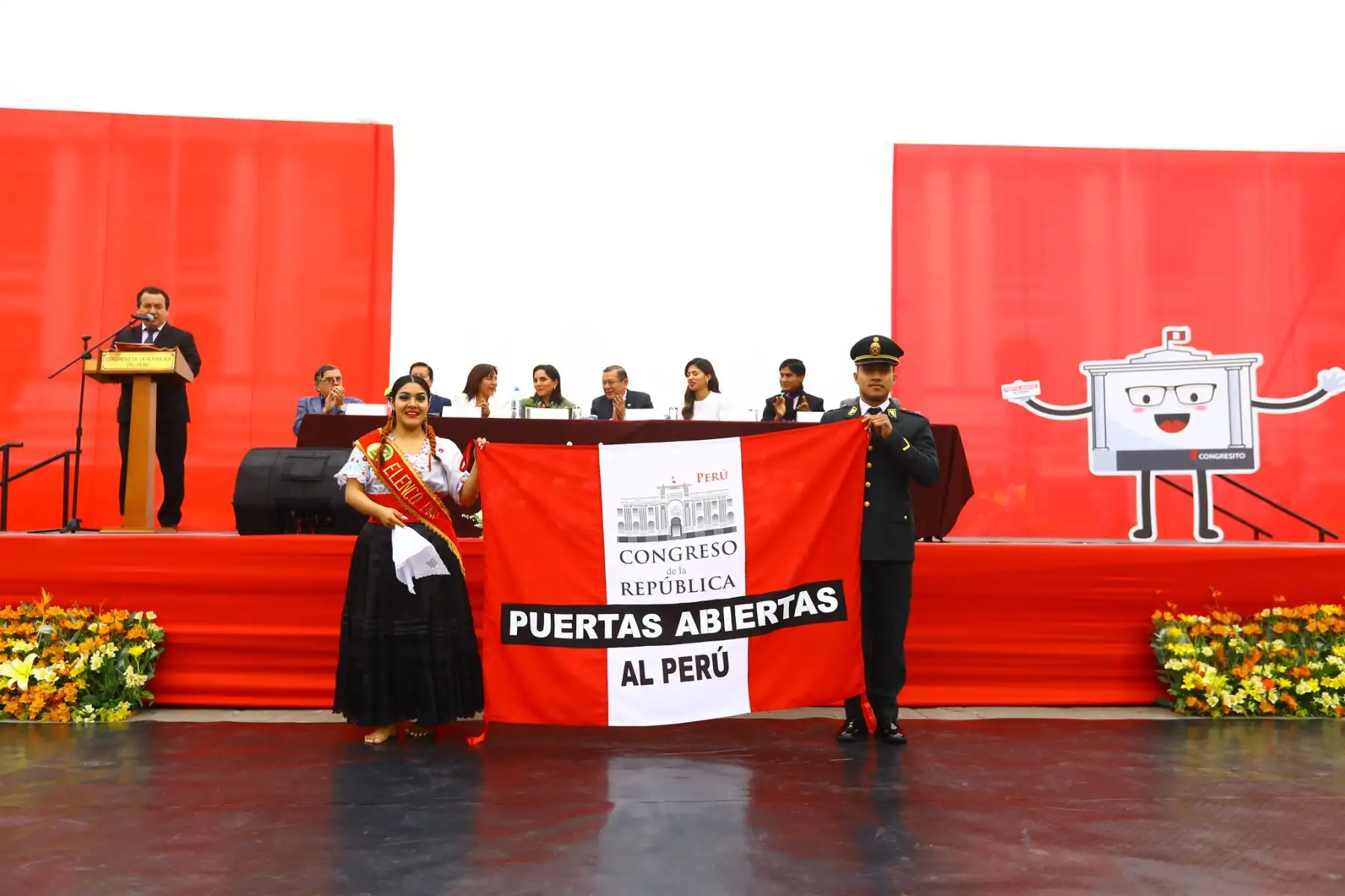 Presidente del Congreso, Eduardo Salhuana, inaugura programa de visitas guiadas “Congreso de Puertas Abiertas”.
Foto: Congreso