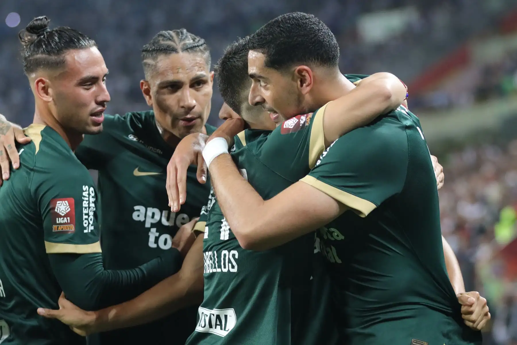El jugador Pablo Sabbag  de Alianza Lima celebra su gol anotado ante Sport Boys por la fecha 12 del Torneo Clausura 2024 en el Estadio Nacional. 
Foto: ANDINA/ Lino Chipana