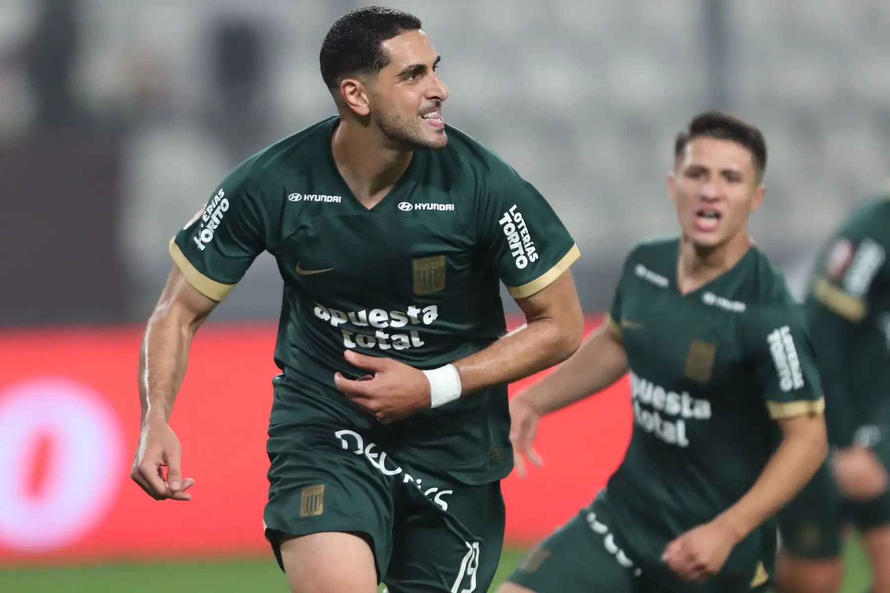 El jugador Pablo Sabbag  de Alianza Lima celebra su gol anotado ante Sport Boys por la fecha 12 del Torneo Clausura 2024 en el Estadio Nacional. 
Foto: ANDINA/ Lino Chipana