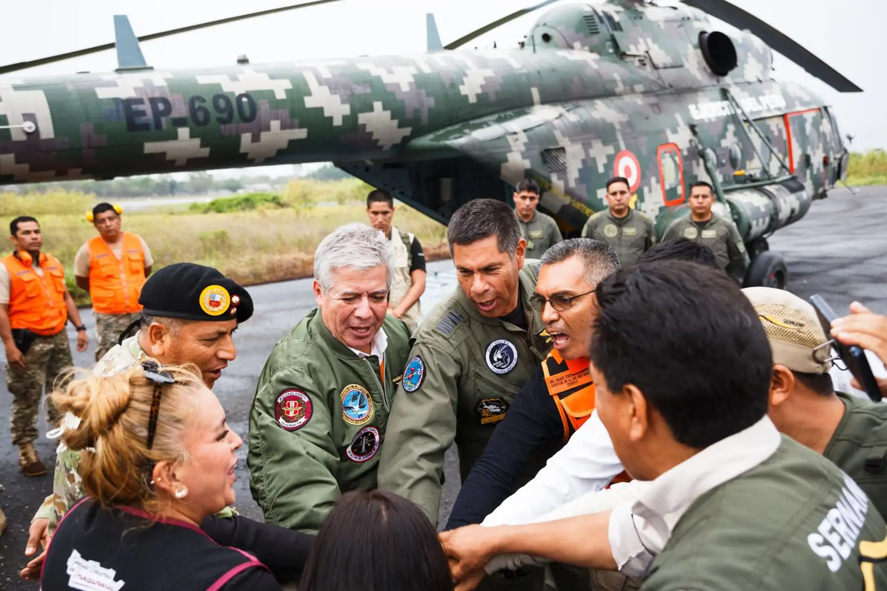 Ministro de Defensa, Water Astudillo Chávez, articula acciones ante incendios forestales en San Martín.
Foto: Mindef