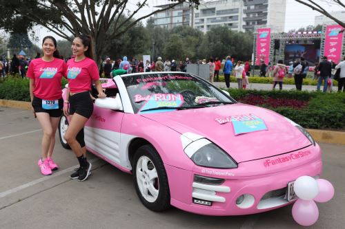 La Barbie Run llena de color y diversión las calles de San Borja