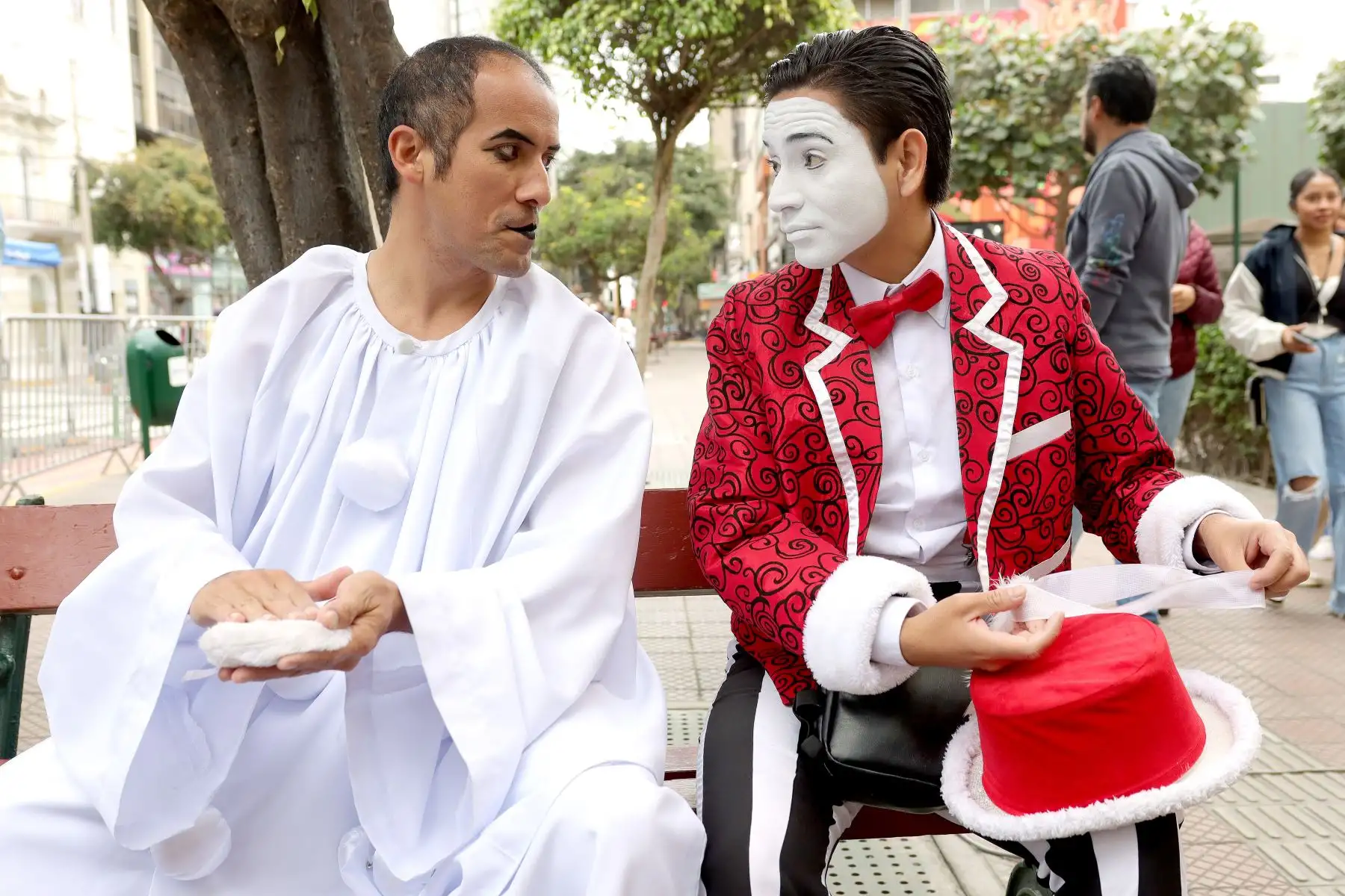 Municipalidad de Miraflores realiza  campaña "Bájale al Ruido" con actividades diversas como el clowns y mimo, en el marco del  festival Mimotón.
Foto: ANDINA / Lino Chipana.