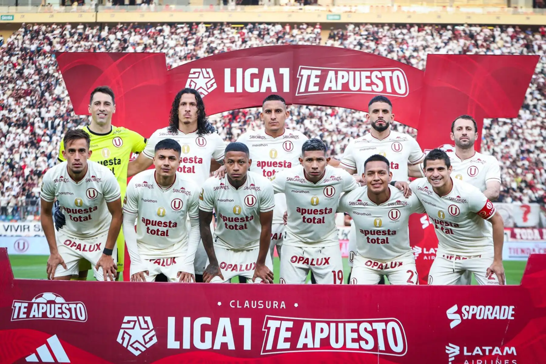 Jugadores del club  Universitario de Deportes  que hoy enfrentan al Unión Comercio por la fecha 12 del Torneo Clausura 2024  en el Monumental de Ate.
Foto: Universitario de Deportes