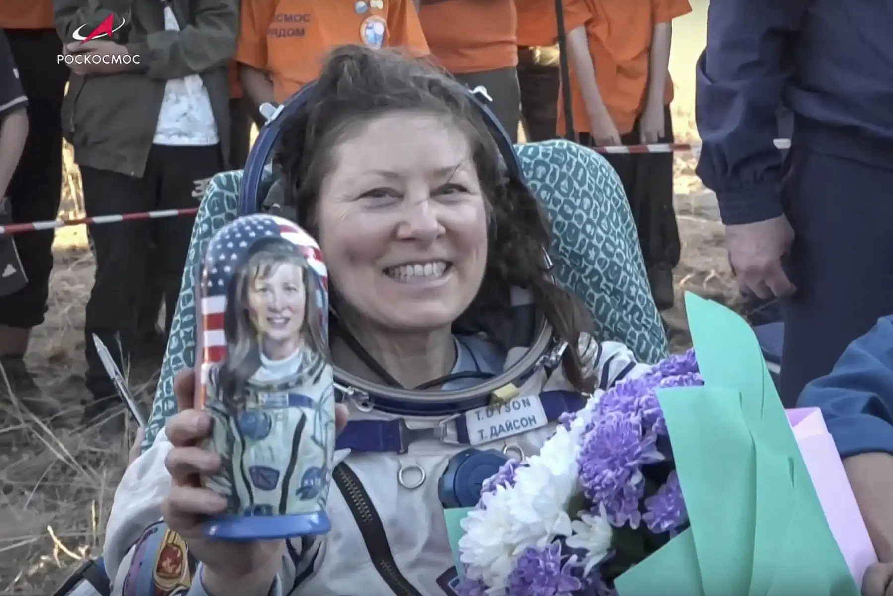 La astronauta de la NASA Tracy Dyson poco después de aterrizar en la cápsula espacial Soyuz MS-25 al sureste de la ciudad de Zhezkazgan, Kazajstán. Foto: EFE