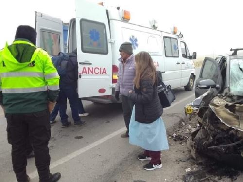 Choque frontal entre una miniván y un automóvil dejó 16 personas heridas de gravedad. El accidente de tránsito ocurrió en la carretera Central, en el tramo Pasco - La Oroya. ANDINA/Difusión