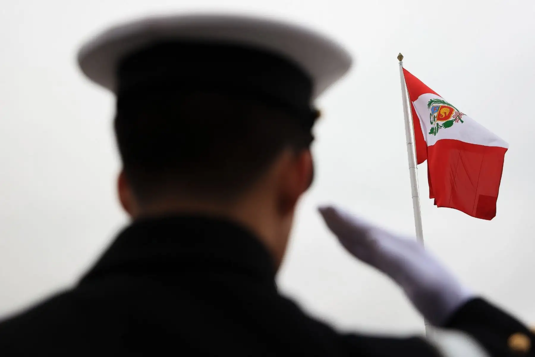 La presidenta de la República, Dina Boluarte, reconoció el sacrificio, valor y compromiso de quienes dedican su vida a proteger la soberanía y seguridad de nuestra patria durante la ceremonia por el Día de las Fuerzas Armadas y homenaje a Nuestra Señora de la Merced, Gran Mariscala y Patrona de las Armas del Perú. Foto: ANDINA/ Prensa Presidencia