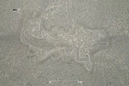 Científicos de la Universidad de Yamagata de Japón descubrieron 303 nuevos geoglifos en un trabajo de campo de 6 meses en la Pampa de Nasca, donde se encuentran los geoglifos emblemáticos de las Líneas de Nasca, como el mono y la araña, gracias a la ayuda de la inteligencia artificial que aceleró el trabajo de los especialistas en el campo. Foto. Instituto Nasca de la Universidad de Yamagata.