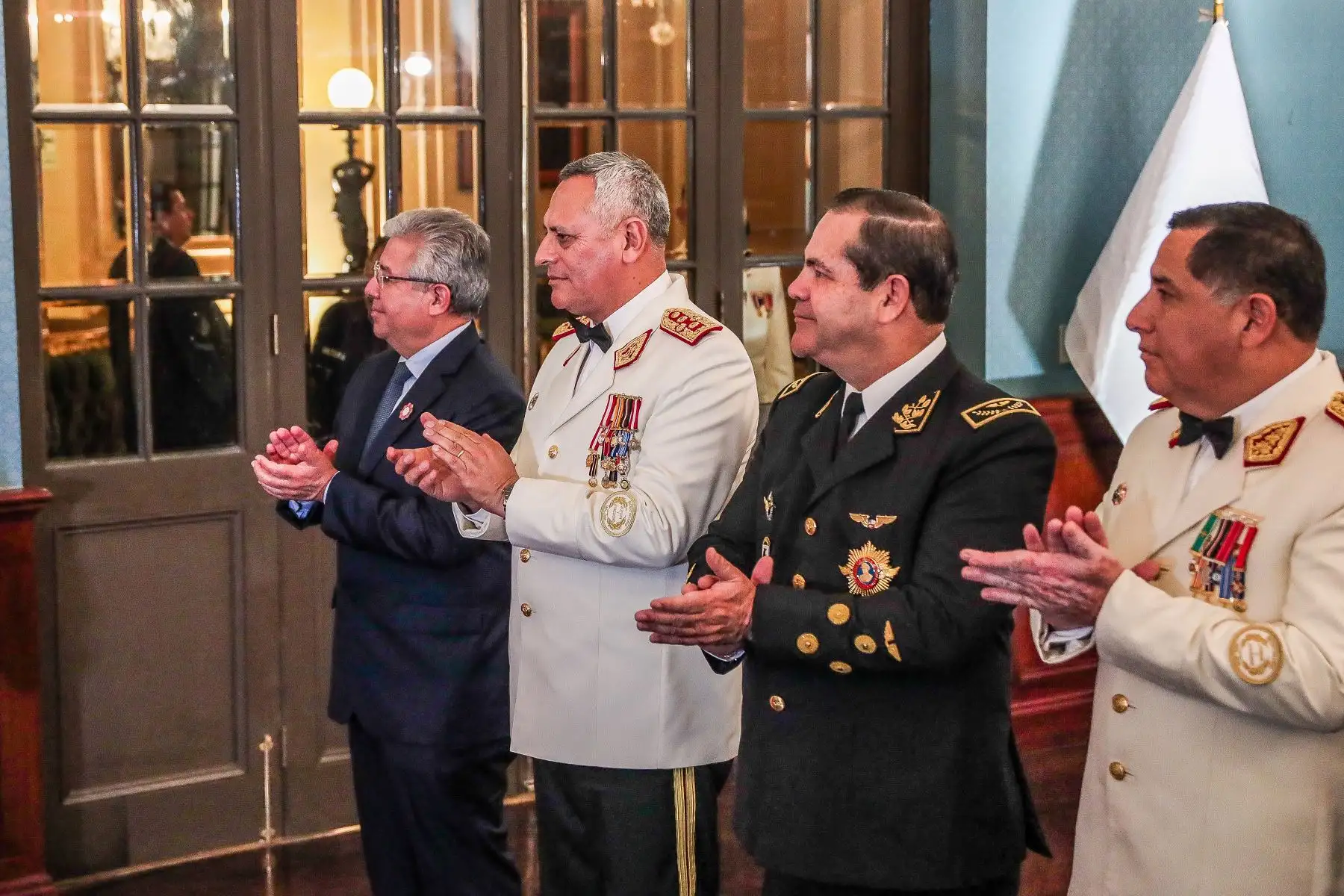 Altas autoridades de Lima Metropolitana asisten a la inauguración de la "Sala Histórica del Himno Nacional del Perú" en el Teatro Segura. Foto: ANDINA/ Connie Calderon