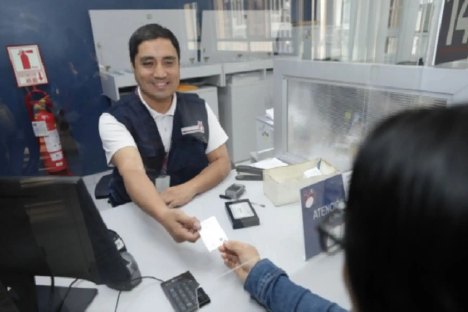 Entrega de DNI en agencia RENIEC.ANDINA/Difusión