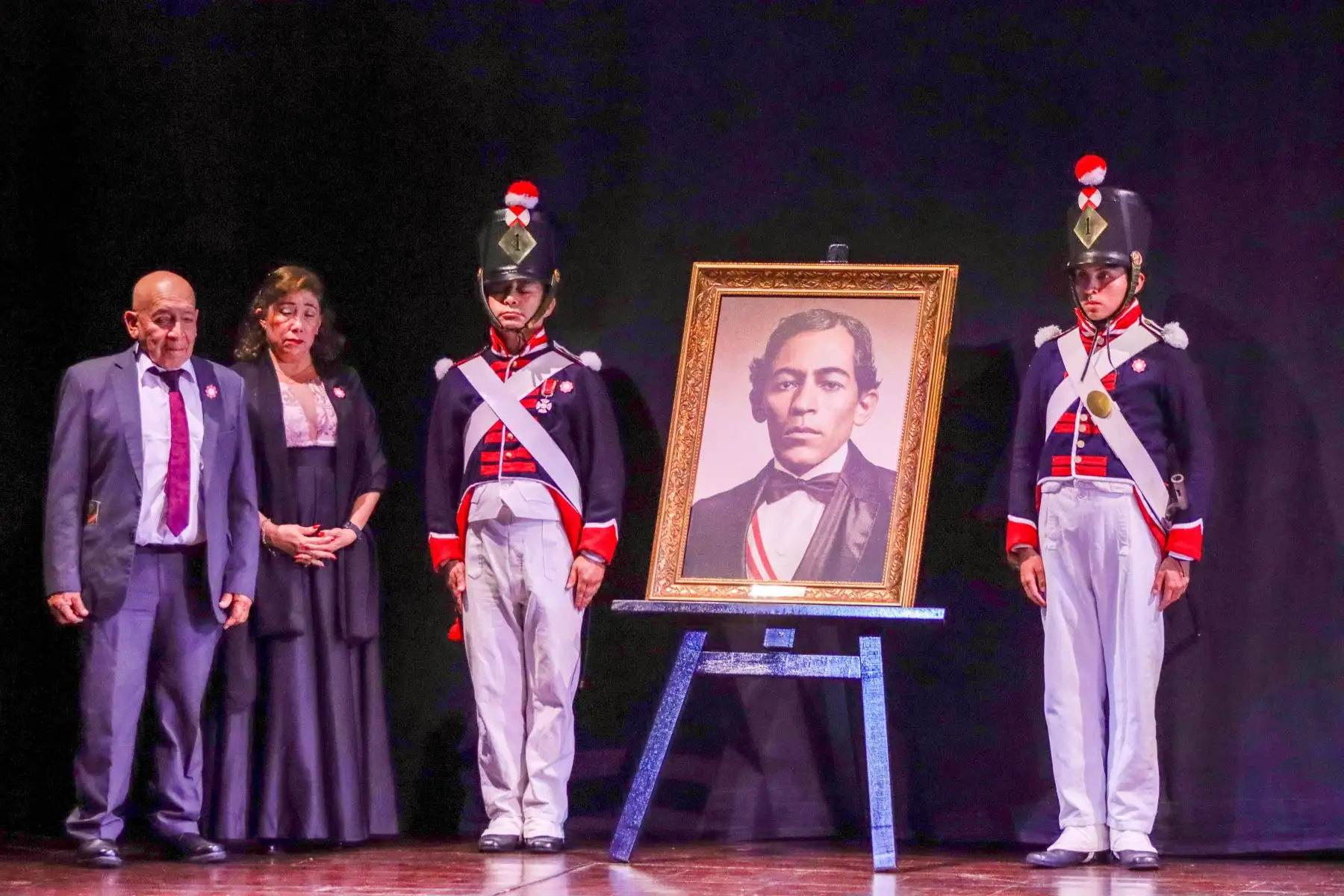 Familiares del músico afroperuano y compositor de la música del Himno Nacional, José Bernardo Alzedo,  asisten Concierto de Gala por los 203 años del "Himno Nacional del Perú" en el Teatro Segura. Foto : ANDINA / Lino Chipana.