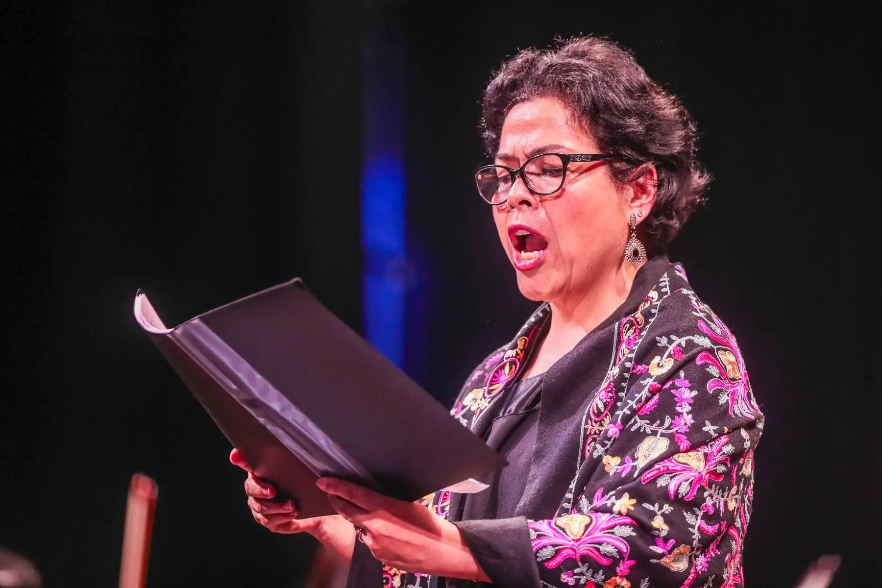 Canto de la Marcha Nacional del Perú por los 203 años del "Himno Nacional del Perú" en el Teatro Segura. Foto: ANDINA/Connie Calderon
