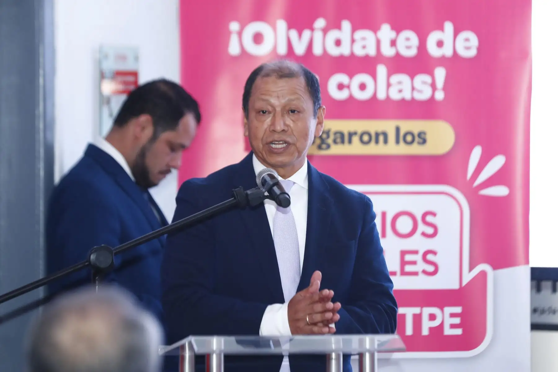 El ministro de Trabajo y Promoción del Empleo, Daniel Maurate, presidió la ceremonia del relanzamiento del Centro de Servicios Laborales de su institución, dirigido principalmente a jóvenes que quieren insertarse en el mercado laboral y conocer sus derechos como trabajadores. Foto: ANDINA/Daniel Bracamonte