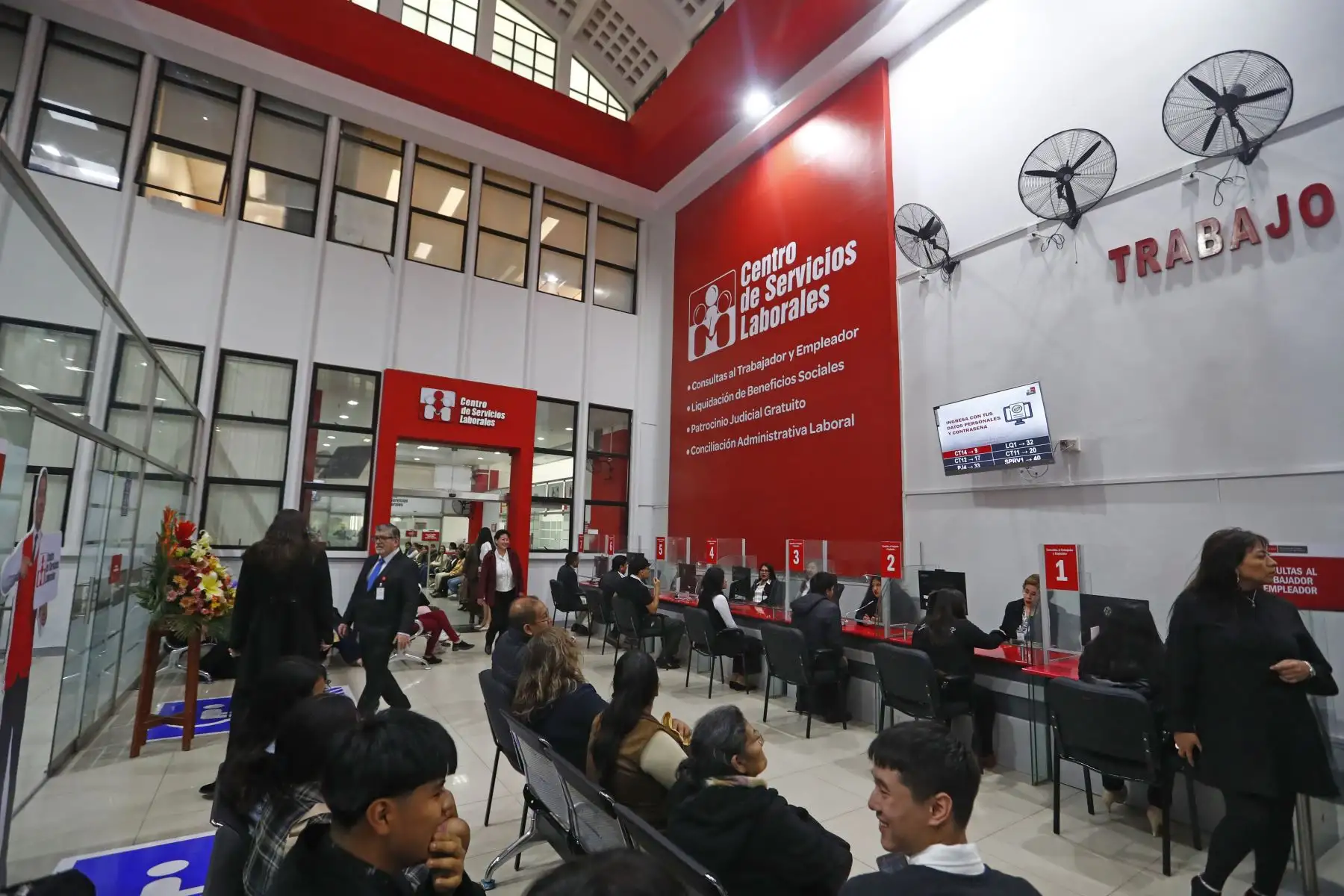 Se realizó el relanzamiento del Centro de Servicios Laborales del Ministerio de Trabajo y Promoción del Empleo, dirigido principalmente a jóvenes que quieren insertarse en el mercado laboral y conocer sus derechos como trabajadores. Foto: ANDINA/Daniel Bracamonte