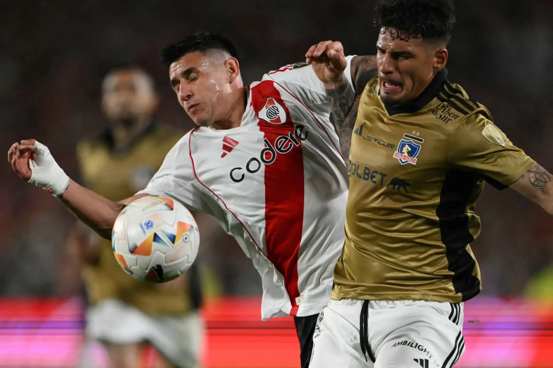 Así, River se quedó con el billete a semifinales, al cabo de una serie difícil, con un Colo Colo que le plantó batalla durante los 180 minutos. Un par de detalles le permitieron al equipo de Gallardo sacar la diferencia necesaria y acrecentar la ilusión de ir en busca de la quinta Copa Libertadores de su historia. Foto: AFP