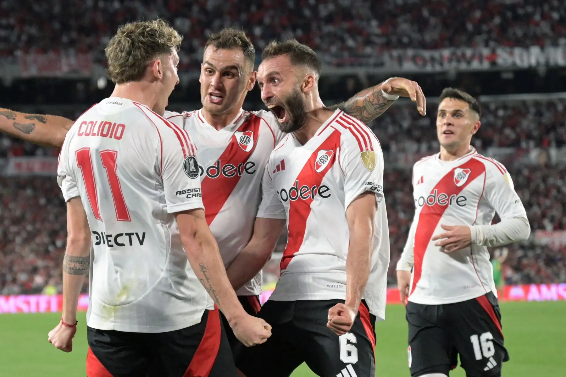 El argentino River Plate se clasificó a las semifinales de la Copa Libertadores al derrotar este martes al chileno Colo Colo por 1-0, en un partido revancha de cuartos de final disputado en Buenos Aires que le costó más de lo esperado al equipo del 
