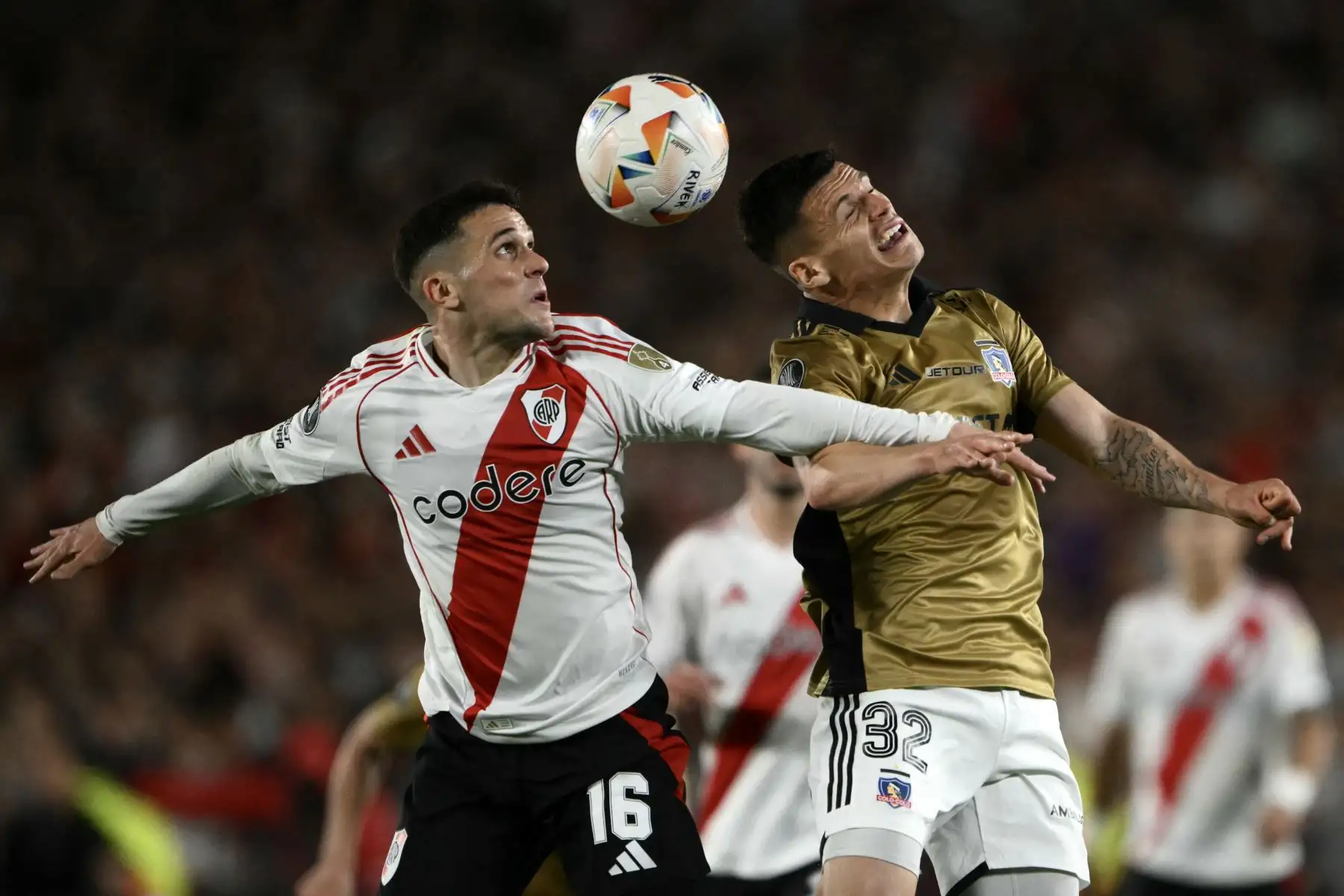 El encuentro tuvo un arranque dinámico, a partir de la buena intención del equipo chileno de discutirle el protagonismo al local con presión en el medio y algunas buenas asociaciones, pero el desarrollo iba a sufrir pronto un cambio brusco. Foto: AFP