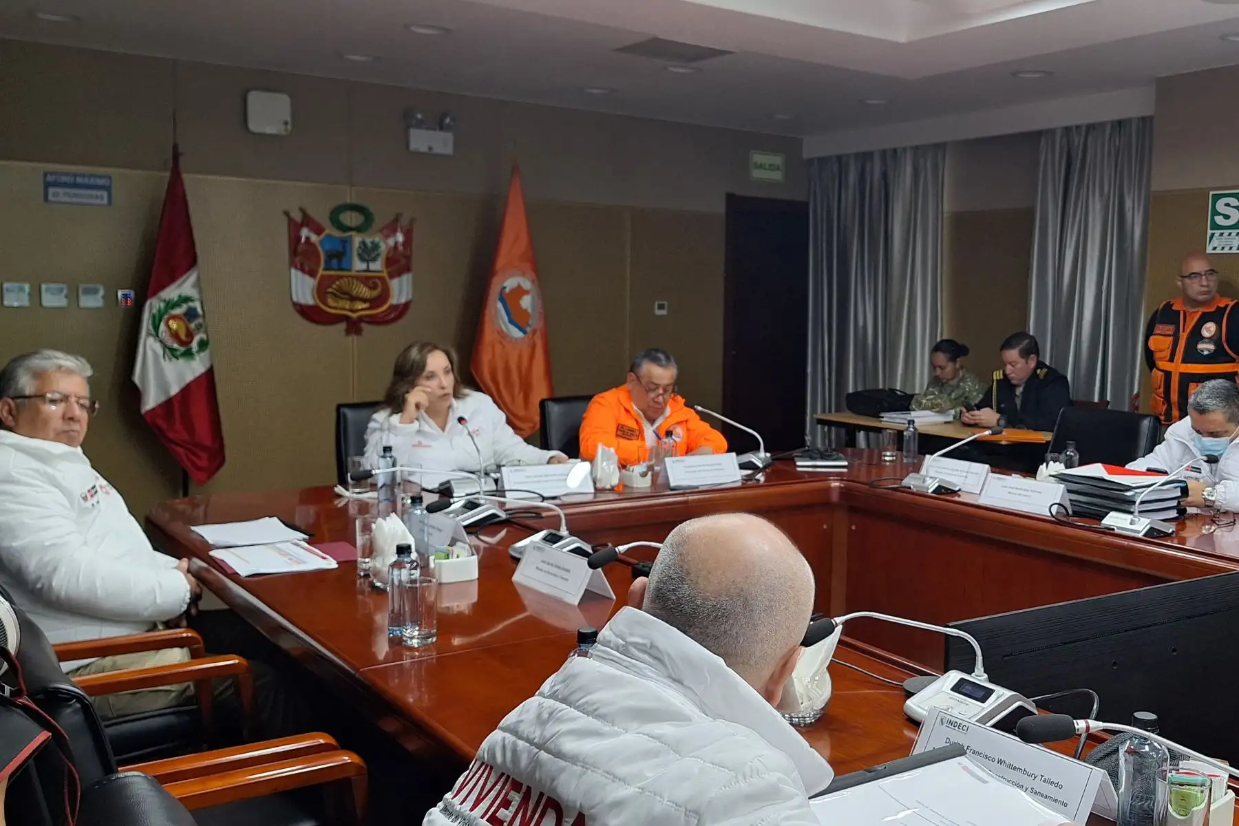 Desde el Centro de Operaciones de Emergencia Nacional, la presidenta de la república, Dina Ercilia Boluarte Zegarra, lidera una nueva sesión del Consejo de Ministros en la que recibe el reporte detallado de la situación de los incendios forestales, así como las acciones que se están realizando a nivel nacional. Foto: ANDINA/ Prensa Presidencia