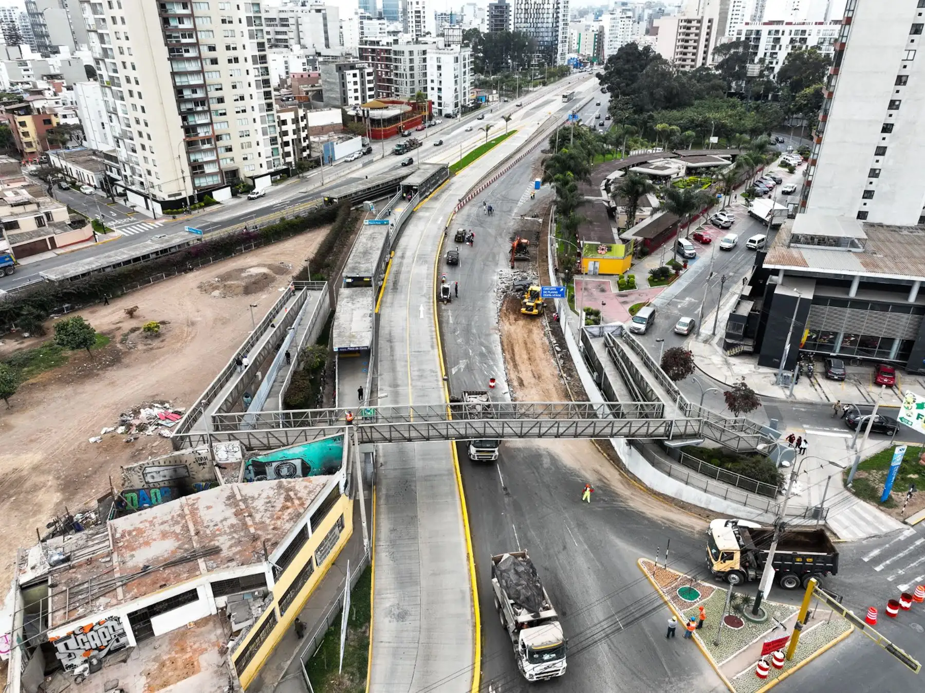 Durante estos primeros 15 días de cierre, precisó, se realizarán trabajos de renovación de pavimentación, muros de concreto, cerámicas, rejas metálicas, sardineles, amortiguadores de impacto y elementos de seguridad. Foto: ANDINA/Juan Carlos Guzmán Negrini