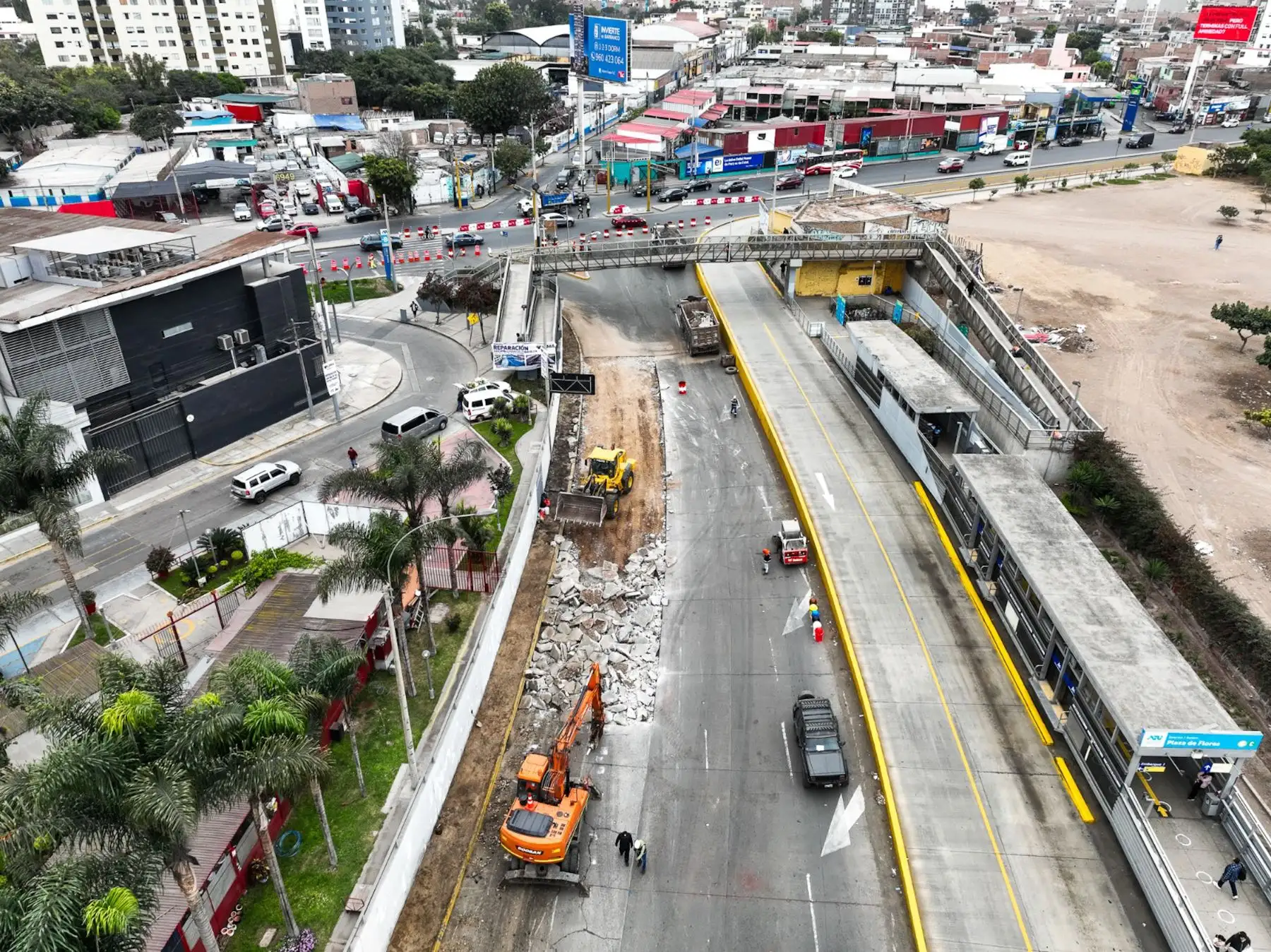 La Empresa Municipal de Apoyo a Proyectos Estratégicos (Emape) realizó el cierre de la vía expresa Luis Bedoya Reyes de sur a norte, entre la av. República de Panamá, en Barranco, hasta la av. 28 de Julio en Miraflores, desde el 24 de septiembre hasta el 9 de octubre debido a trabajos de mantenimiento.

Foto: ANDINA/Juan Carlos Guzmán Negrini