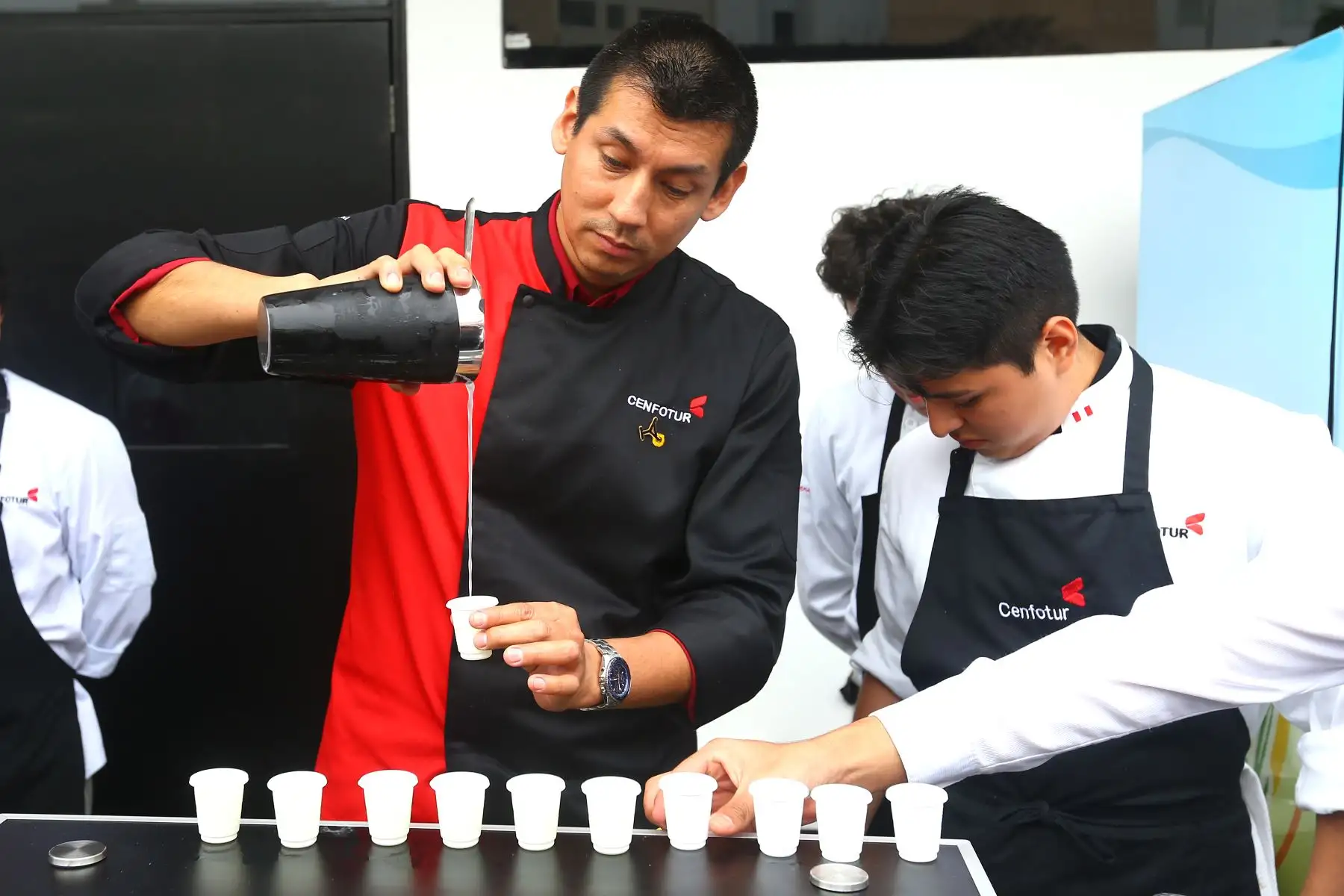 El Centro de Formación en Turismo realiza  la Feria “Cenfotur Sabores”, con la participación de chefs docentes y estudiantes de la carrera de “Gastronomía Peruana e Internacional”, quienes presentaron platos típicos como la patarasca, la patita con maní, el tacacho con cecina, así como postres de antaño como el rafañote, entre otras muestras de la cocina de distintas regiones del país.
Foto: ANDINA/Eddy Ramos