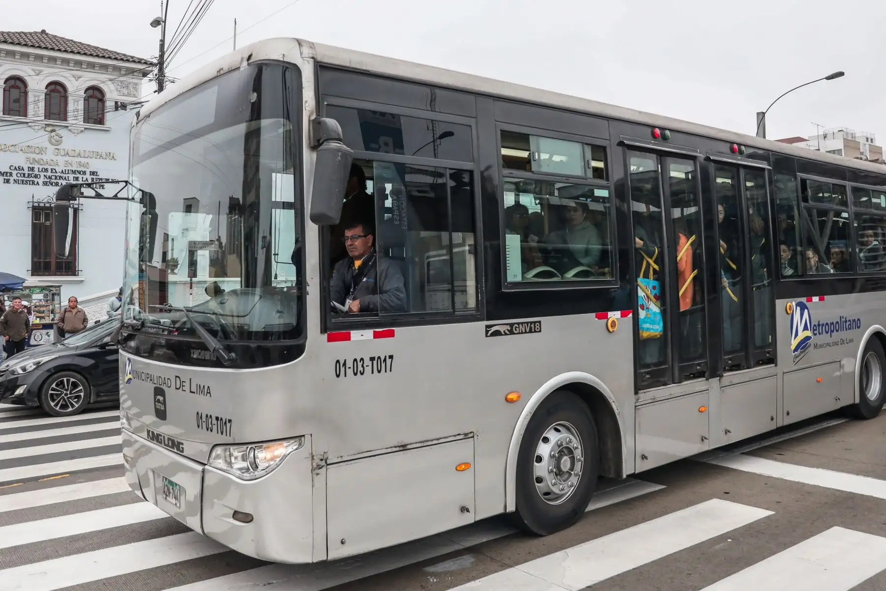 Estaciones España y Quilca del Metropolitano en la Av. Alfonso Ugarte durante el Paro de Transportes. Foto: ANDINA/ Connie Calderon
