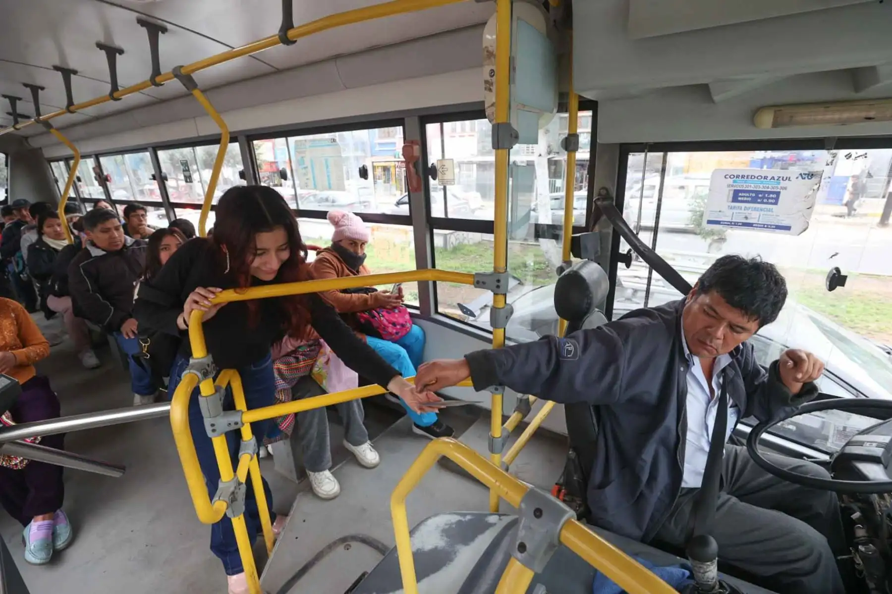 Los servicios de transporte público convencional y concesionados reforzaron sus salidas habituales, con el fin de garantizar la transitabilidad de los usuarios ante el paro convocado por algunos gremios de transportistas, informó la ATU.

Foto: ANDINA/ Juan Carlos Guzmán Negrini