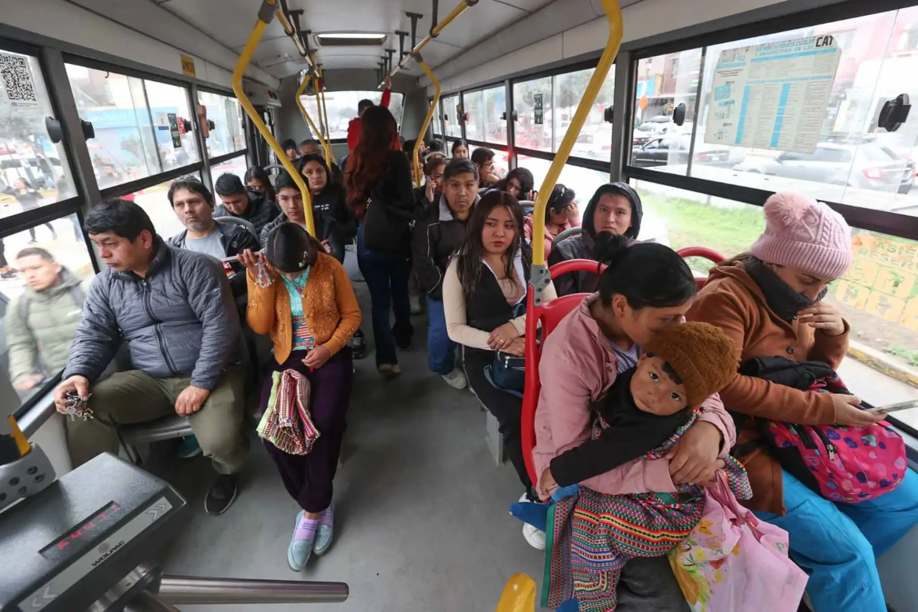 Los servicios de transporte público convencional y concesionados reforzaron sus salidas habituales, con el fin de garantizar la transitabilidad de los usuarios ante el paro convocado por algunos gremios de transportistas, informó la ATU.

Foto: ANDINA/ Juan Carlos Guzmán Negrini