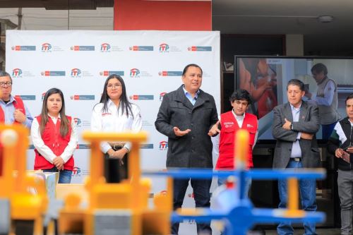 El ministro de la Producción, Sergio González, lideró una actividad con jóvenes innovadores de la región Cajamarca. Foto: PRODUCE/Difusión.