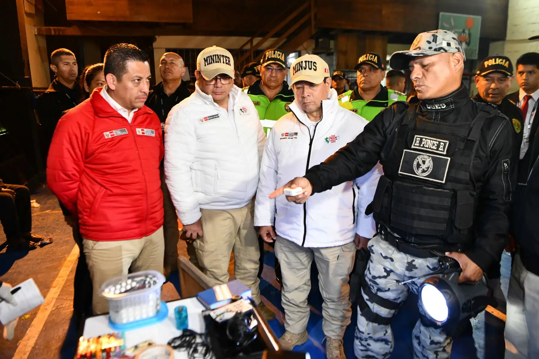 Ministro del Interior Juan José Santiváñez, junto al titular del Minjus, lideró el segundo megaoperativo nacional Requisa en penales 2024.
Foto: ANDINA/Ministerio de Interior
