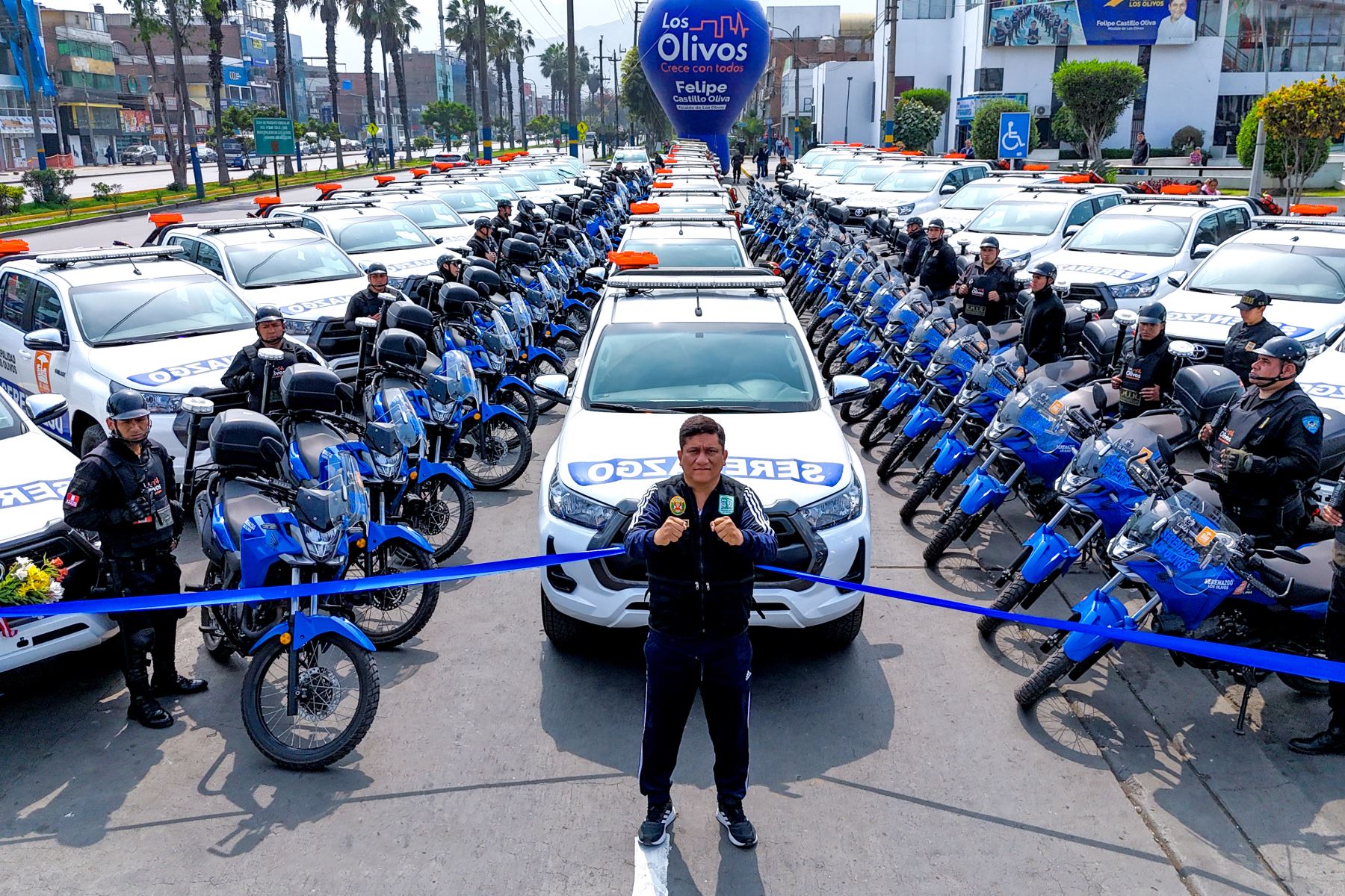 El alcalde de Los Olivos, Felipe Castillo Oliva. Con esta nueva adquisición, el distrito contará con 60 camionetas, 70 motocicletas y 450 serenos preparados para hacerle frente a la delincuencia. ANDINA/Difusión