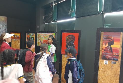 Exposición “Pinceladas afroperuanas: drama y humor” del destacado artista lambayecano, Raúl Piscoya, se expone en el Museo Tumbas Reales de Sipán, ubicado en Lambayeque.