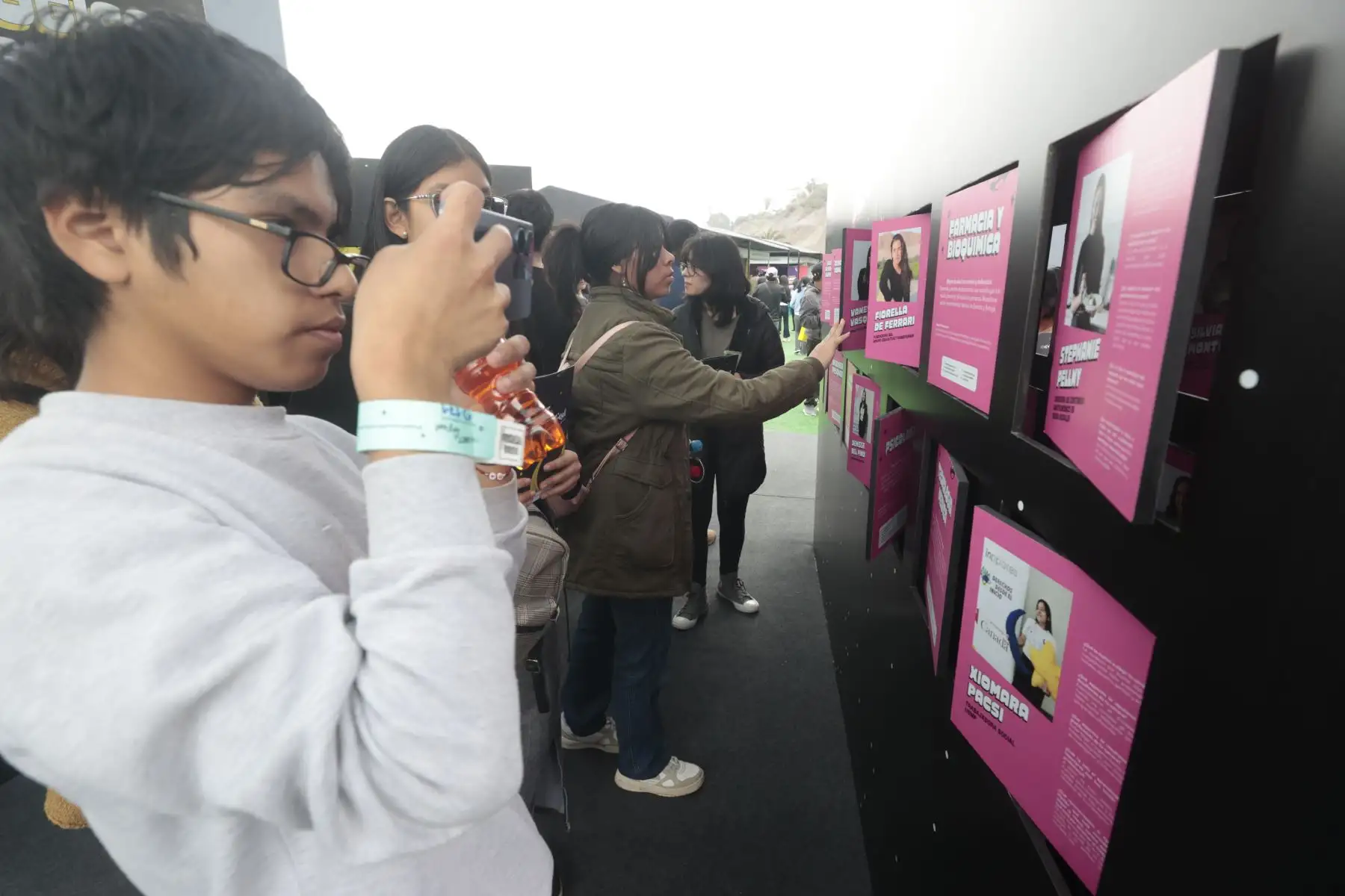 Cubre el "Comet Fest", el evento de orientación vocacional presencial y virtual más grande del Perú y Latinoamérica, que conecta a estudiantes de 3°, 4° y 5°de secundaria con las carreras y oportunidades de educación superior en el país y en el exterior. Explanada de la playa Agua Dulce. Foto: ANDINA/ Vidal Tarqui