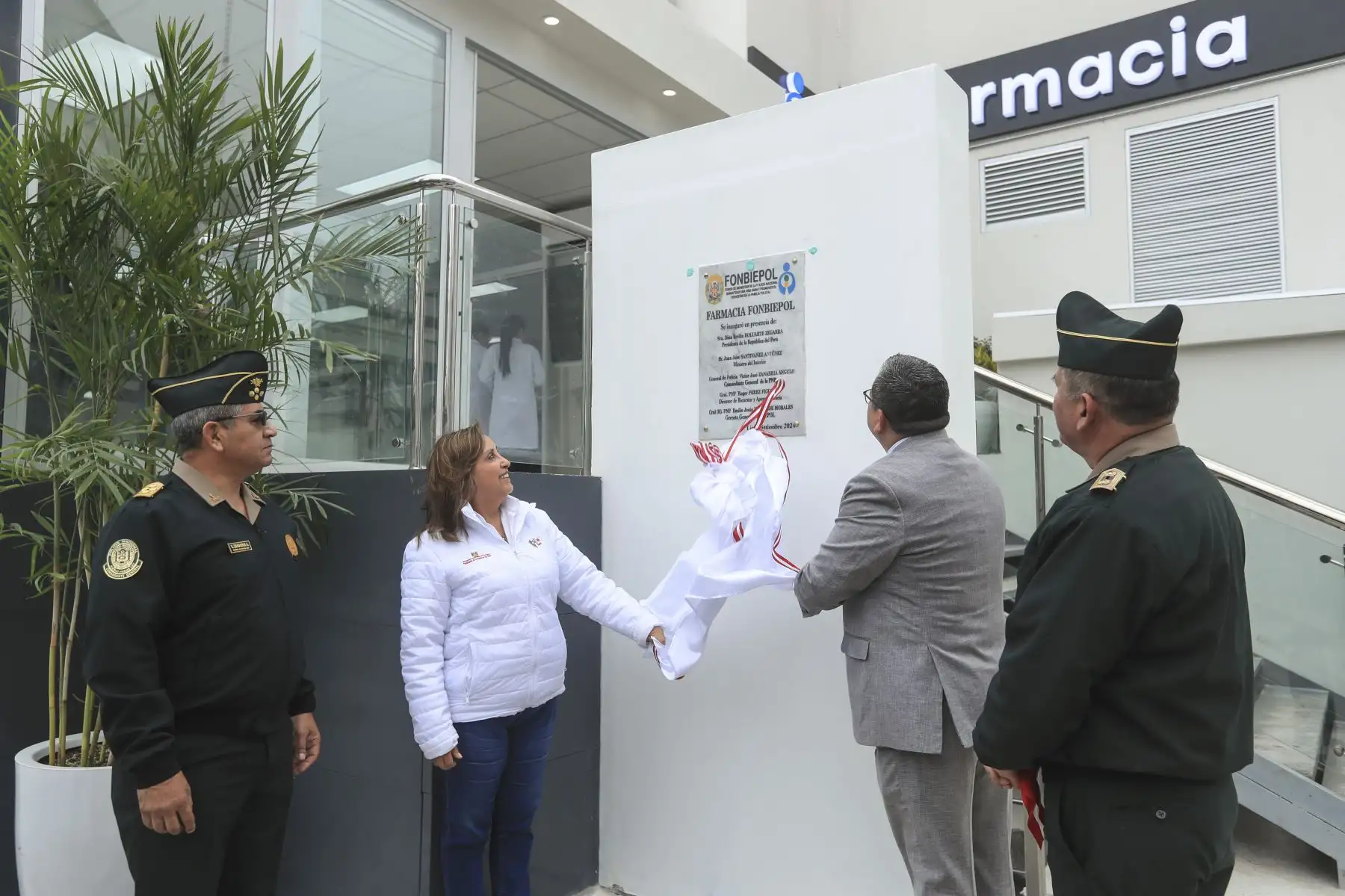 Inauguración de la farmacia Fonbiepol en el Hospital Central PNP “Luis N. Sáenz". 
Foto: ANDINA/Prensa Presidencia