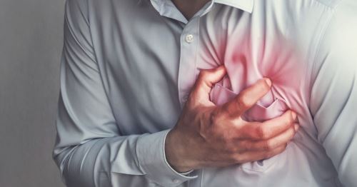 Durante un infarto cardíaco, el flujo sanguíneo se interrumpe debido a un bloqueo en las arterias coronarias, lo que afecta no solo al corazón, sino también a otros órganos vitales, incluidos los ojos