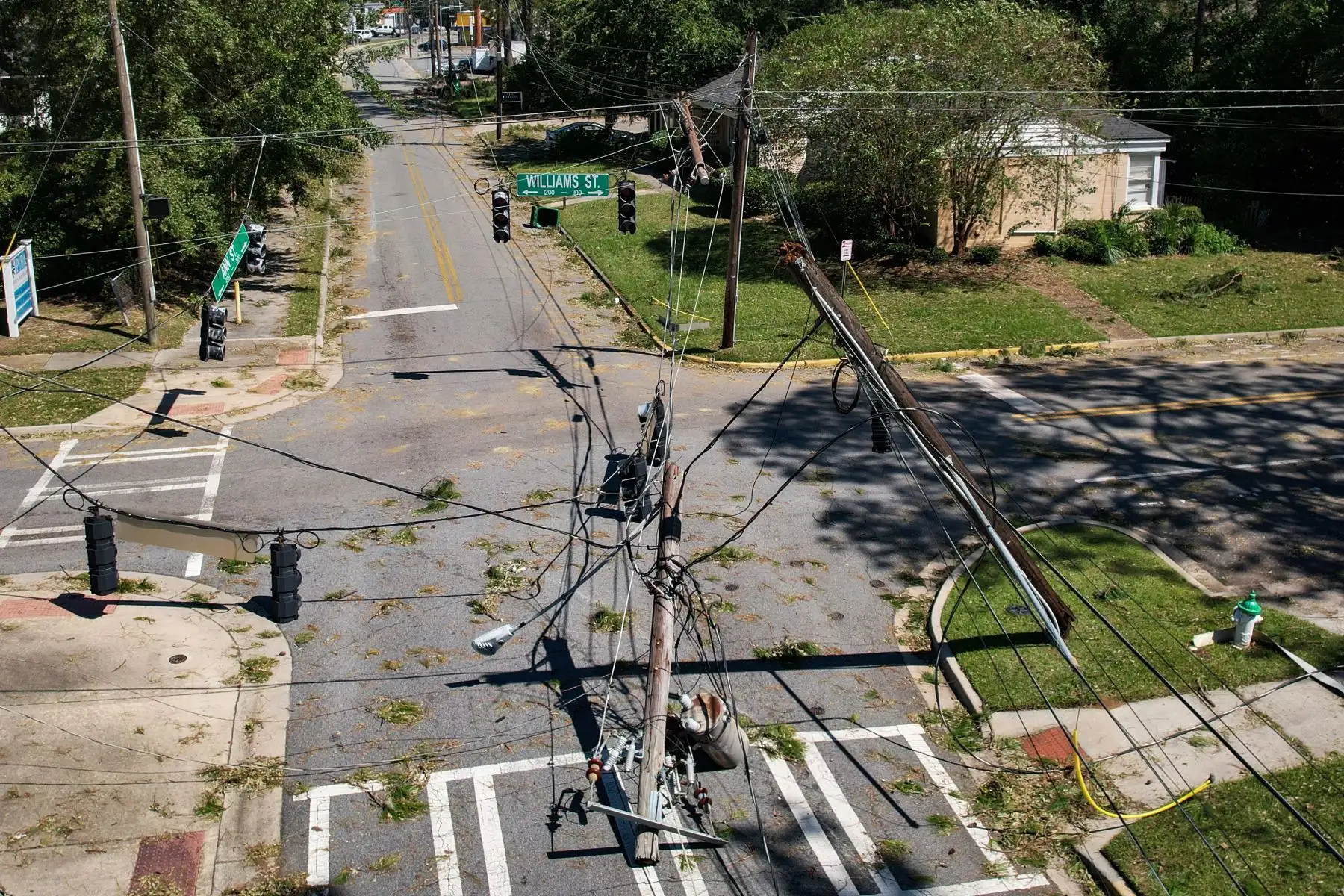 Imagen que muestra los daños de la tormenta tras el huracán Helene en Valdosta, Georgia. Al menos 44 personas murieron en cinco estados de EE. UU. azotados por la poderosa tormenta Helene, después de que inundaciones torrenciales obligaran a los servicios de emergencia a lanzar operaciones de rescate masivas.
Foto: AFP