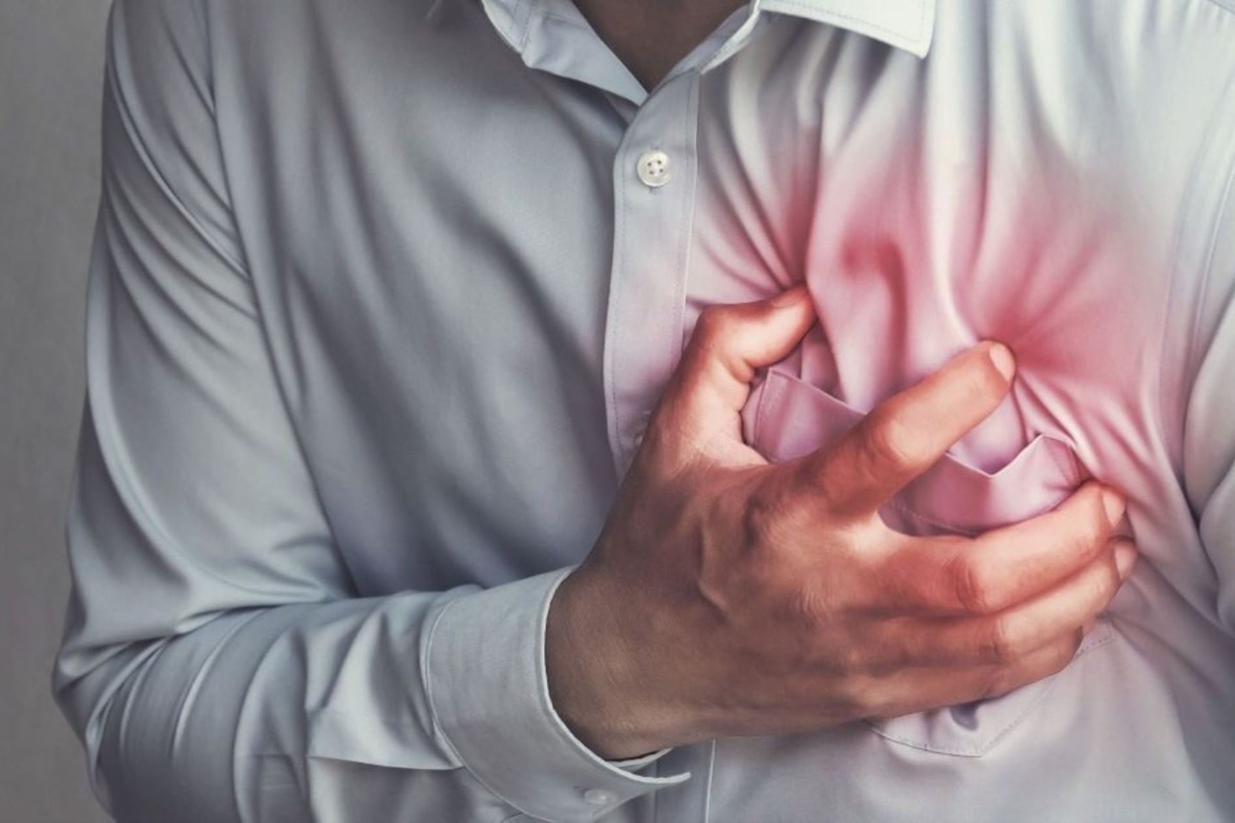 Durante un infarto cardíaco, el flujo sanguíneo se interrumpe debido a un bloqueo en las arterias coronarias, lo que afecta no solo al corazón, sino también a otros órganos vitales, incluidos los ojos