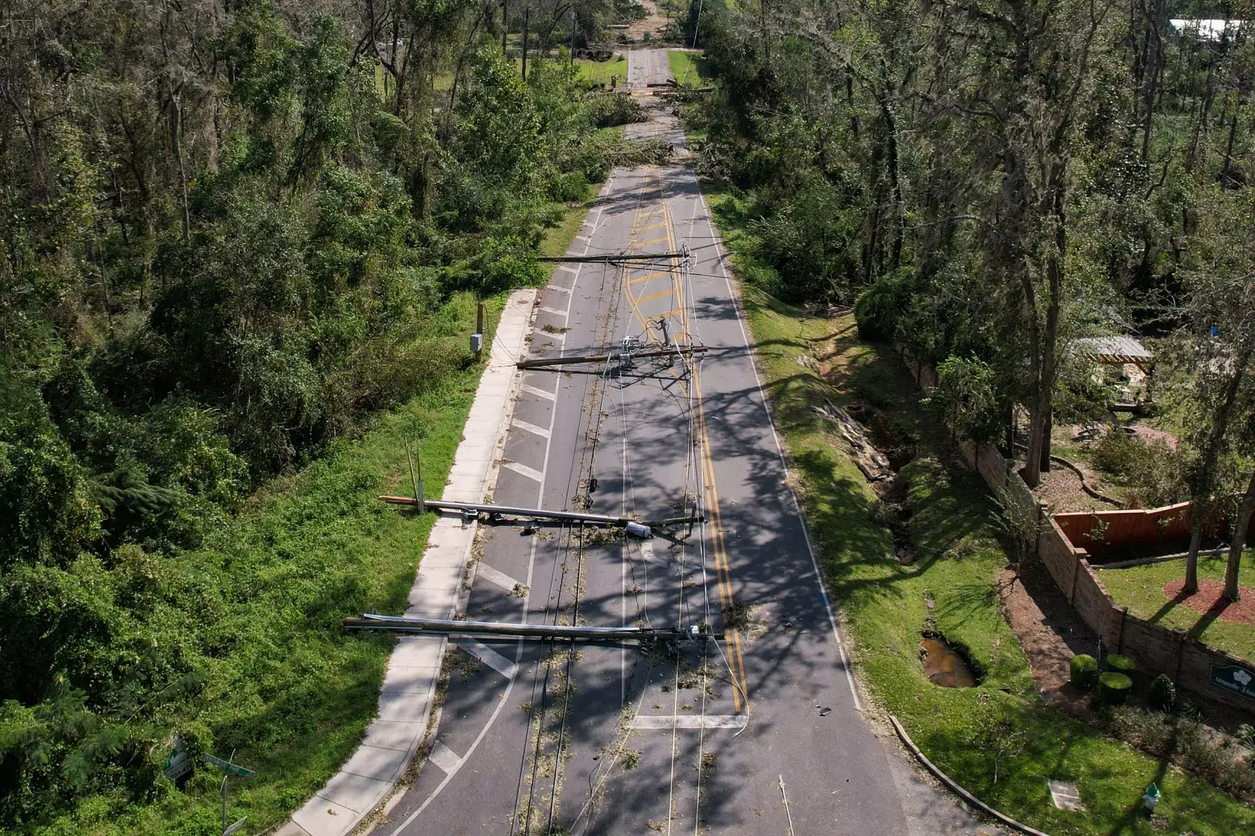 Fotografía que muestra los daños de la tormenta tras el huracán Helene en Valdosta, Georgia. Al menos 44 personas murieron en cinco estados de EE. UU. 
Foto: AFP