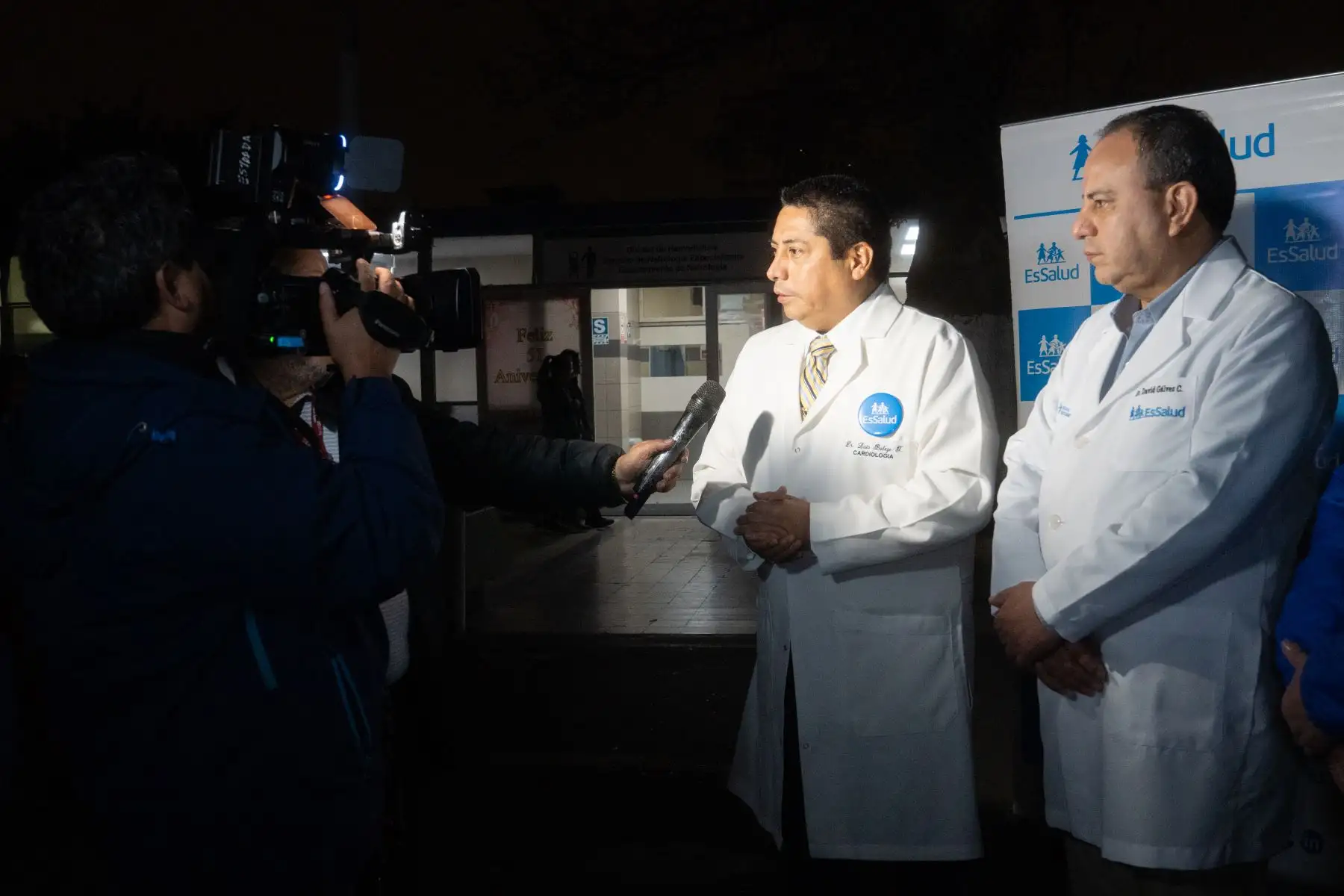 Una luz de esperanza se encendió para cinco pacientes en lista de espera del Seguro Social de Salud, gracias al acto altruista de la familia de un joven de 24 años fallecido, que accedió a la donación de órganos, brindando así una nueva oportunidad de vida.
Foto:  EsSalud
