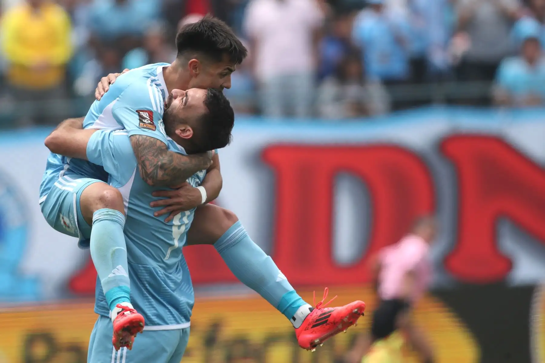 El jugador  Martín Cauteruccio de Sporting Cristal celebra su gol anotado ante Cesar Vallejo  por la fecha 13 del Torneo Clausura 2024 en el estadio Alberto Gallardo .
 Foto: ANDINA/ Lino Chipana