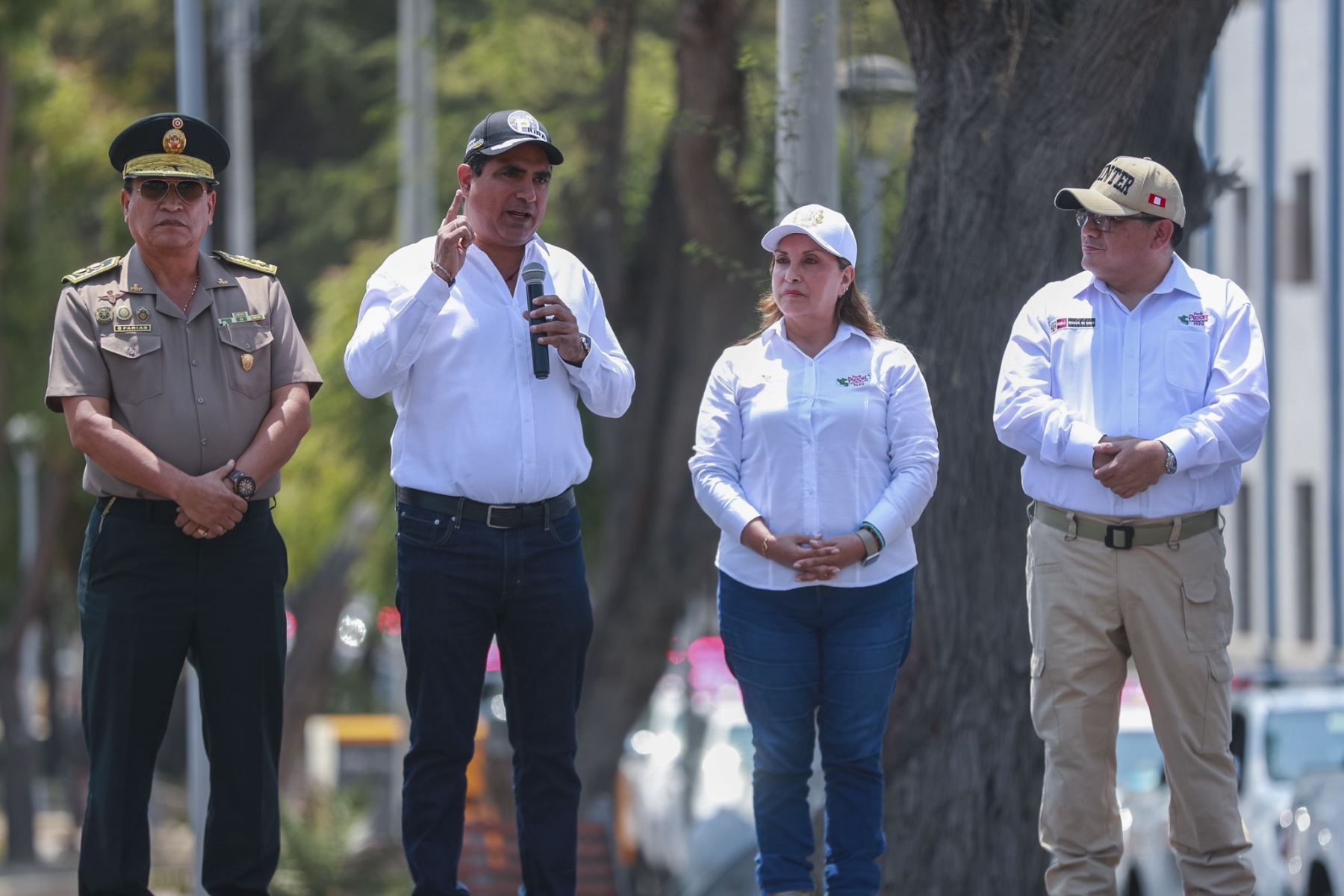 Hoy se realizó la entrega de 120 camionetas para diversas comisarías de la región Piura.  ANDINA/Prensa Presidencia.